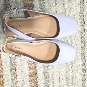 Lavendar flat shoes